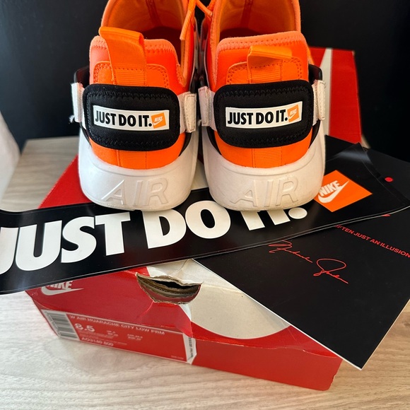 Nike Women’s Air Huarache City Low JUST DO IT - Picture 3 of 6